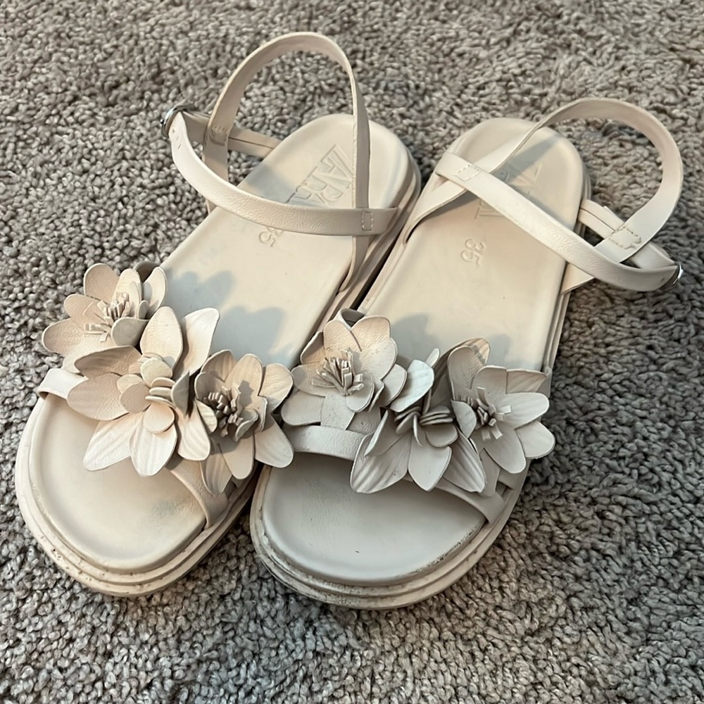 Girls flower sandals